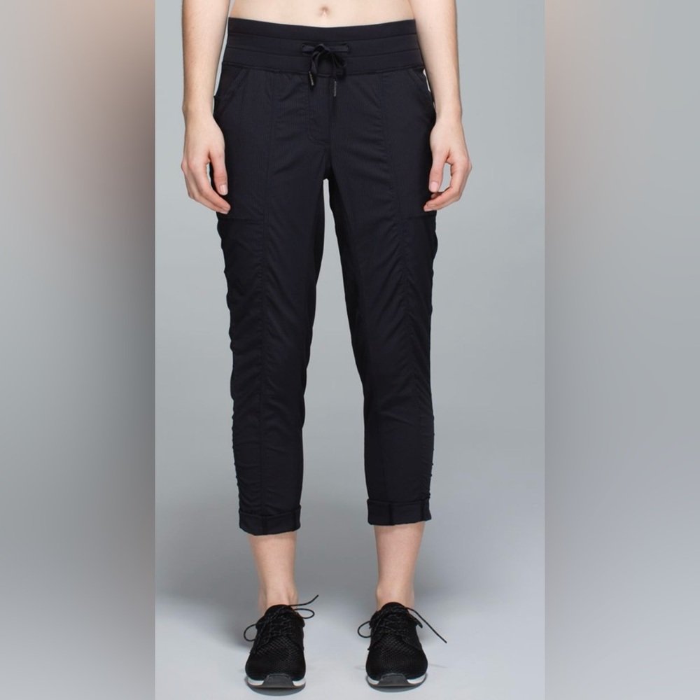 Women’s Lululemon street to studio pants black size 4 - Picture 7 of 8